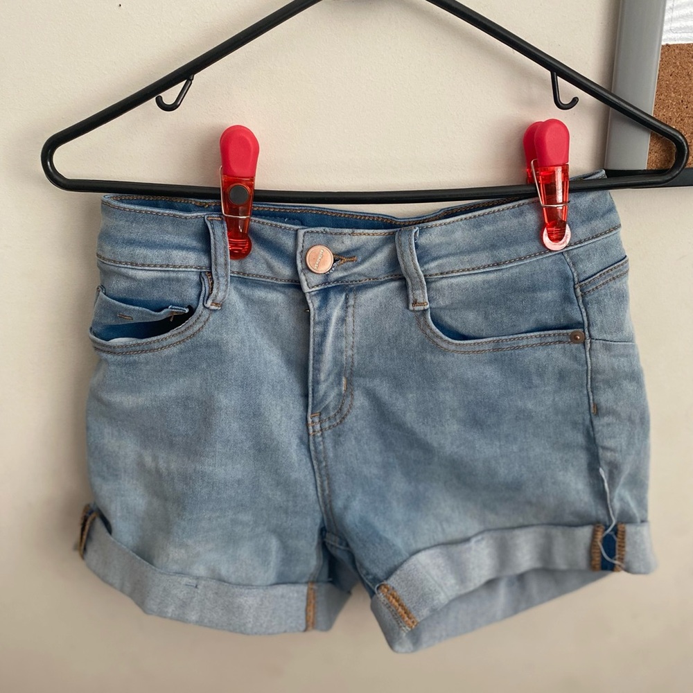 Waist 27.5 inches Length 4 inches Brand Dollhouse size 5-6